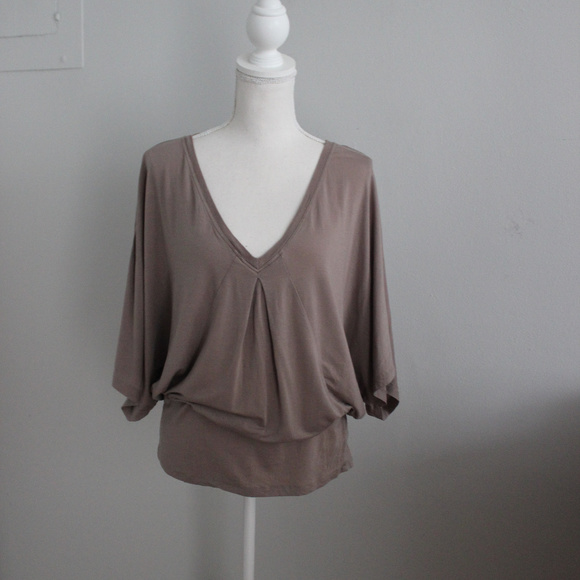 Aritzia Wilfred Dolman Sleeve V-Neck Top - Picture 4 of 13